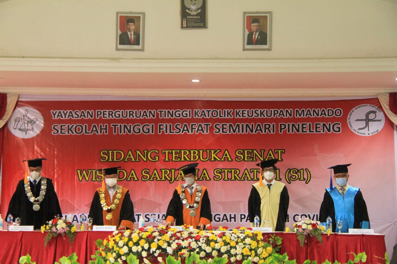 You are currently viewing Wisuda Penuh Kebanggaan