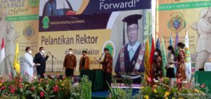 Read more about the article Prof.Dr. Johanis Ohoitimur Rektor De La Salle Periode Kedua