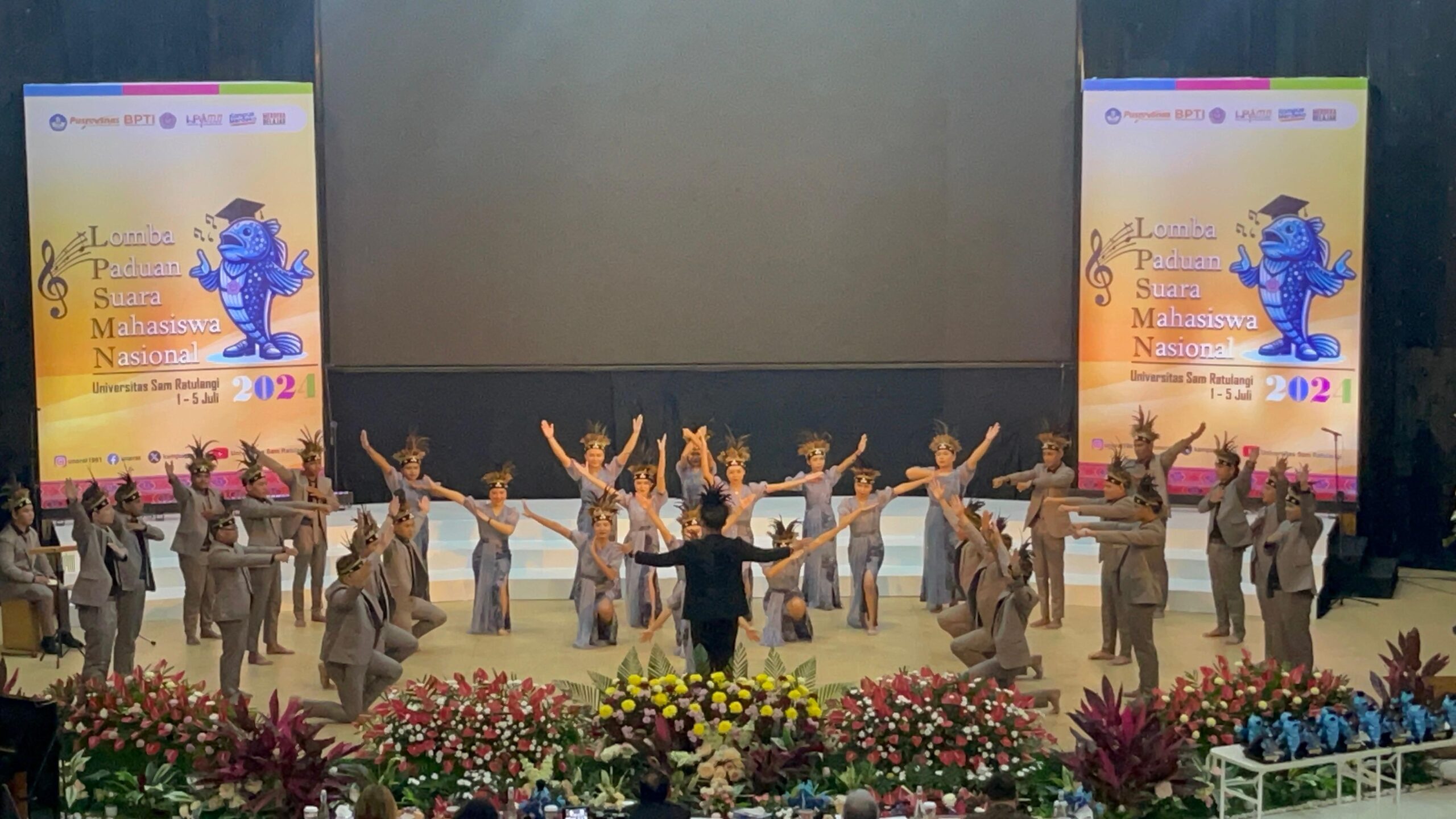 Read more about the article Paduan Suara Mahasiswa STFSP Beraksi di LPSMN 2024 di UNSRAT Manado